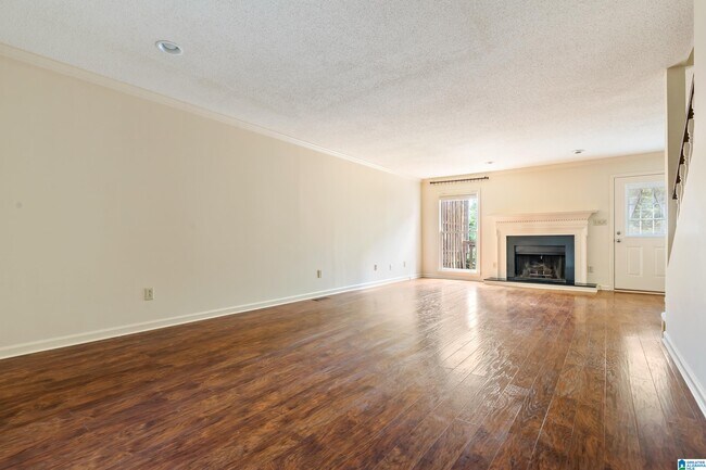 Foto del edificio - 1659 Ashwood Ln