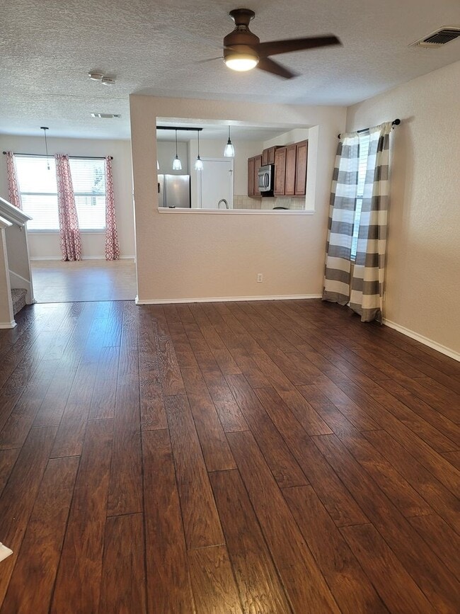 Foto del edificio - Spacious 3BR 2BA 1 Car Garage