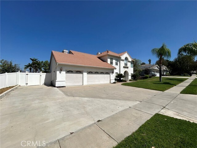 Foto del edificio - 629 Golden W Dr