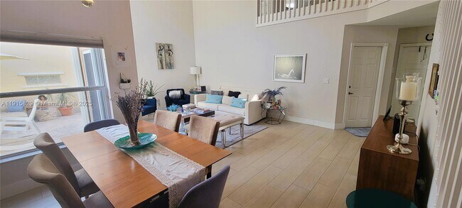 Building Photo - 1055 Yellow Birch Ter