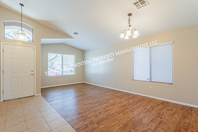 Foto del edificio - 8356 S Otis Dr