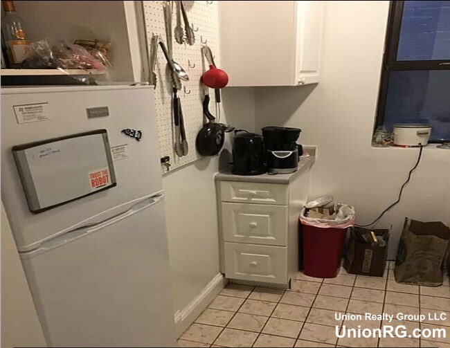 Building Photo - 829 Beacon St