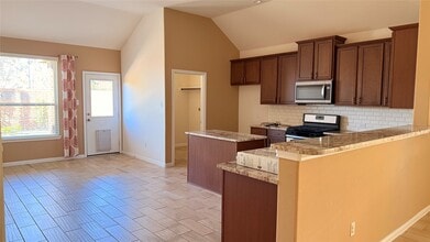 Building Photo - 6723 Barrington Crk Trce