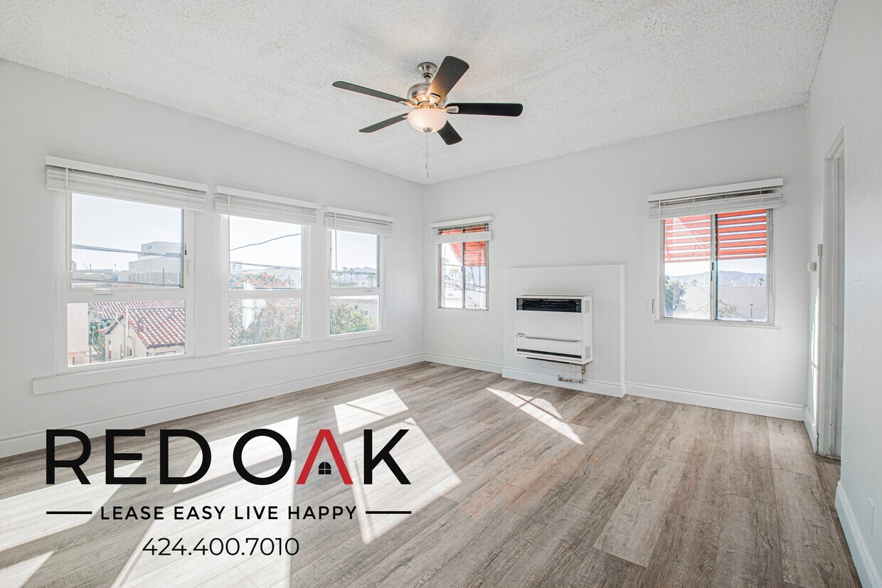 Foto principal - 350 E Cypress Ave