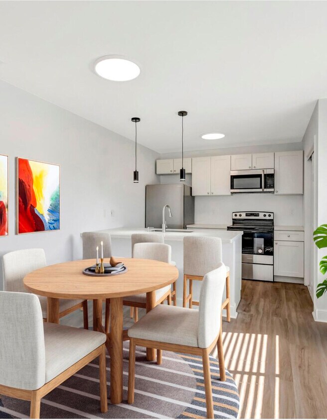 Foto principal - 832 E Tiffany Dr