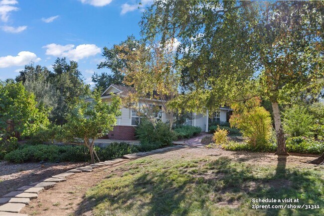 Building Photo - 14971 Quito Rd