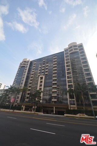 Building Photo - 10724 Wilshire Blvd