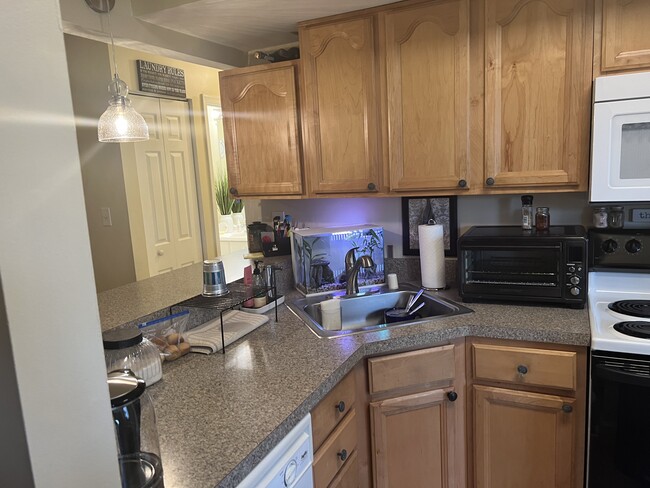 Kitchen - 6710 Ridge Rd