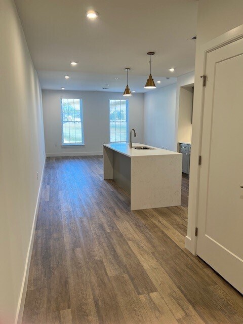 Cocina / Sala de estar - Celadon at Grandview Apartment Homes