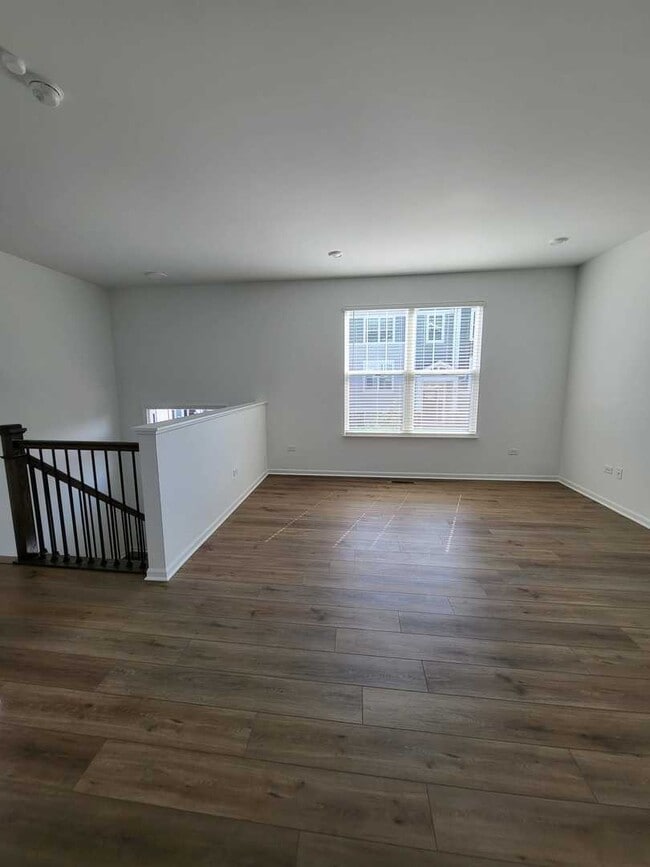 Foto del edificio - 588 Wolverine Dr