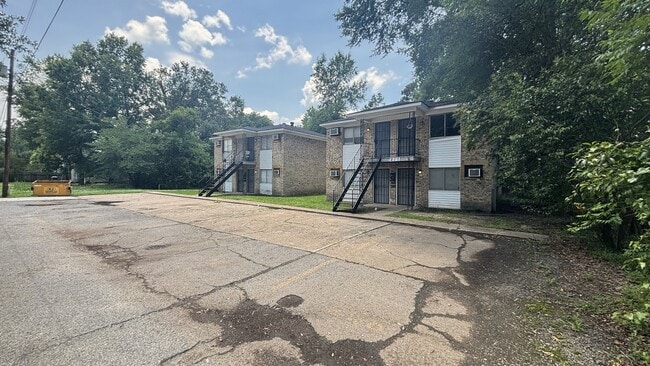 Building Photo - 211 Hodge St