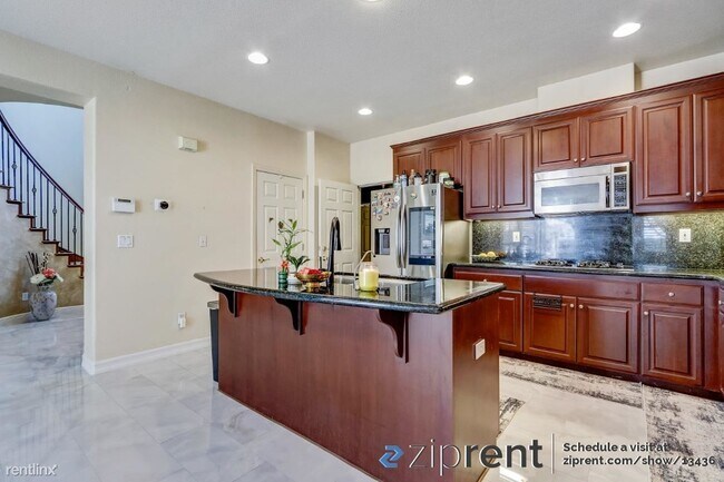 Building Photo - 5 br, 3 bath House - 2229 Yellowstone Aven...