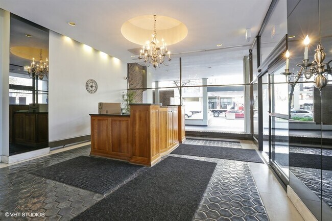 Building Photo - 6171 N Sheridan Rd