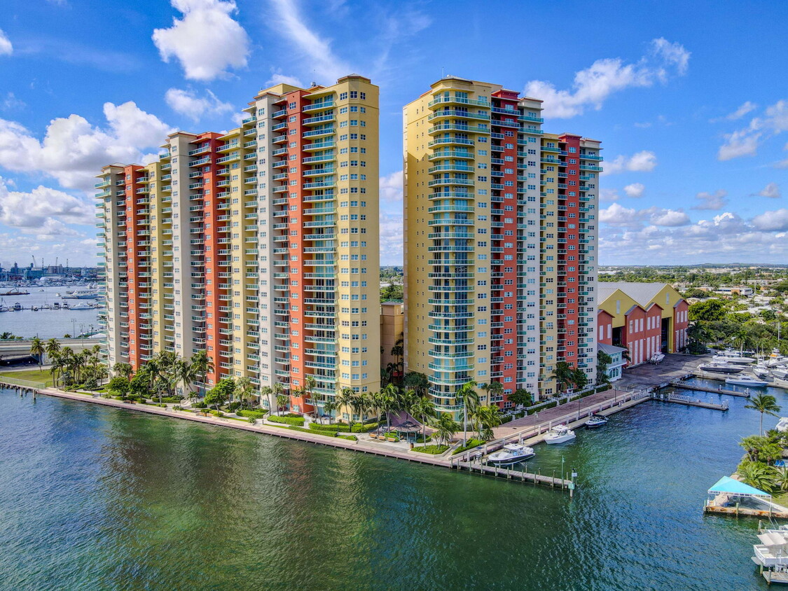 Photo - 2640 Lake Shore Dr (Riviera Beach, FL)