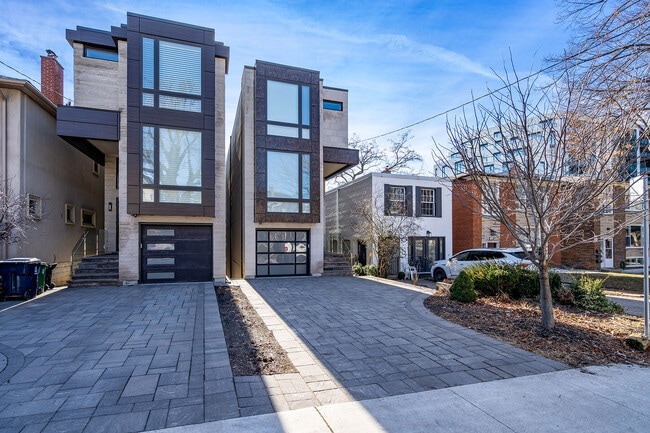 Photo du bâtiment - 209B Glengarry Ave