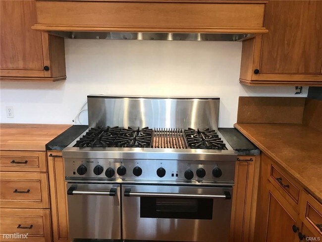 Foto del edificio - 3 br, 1 bath House - 1026 Avenue B