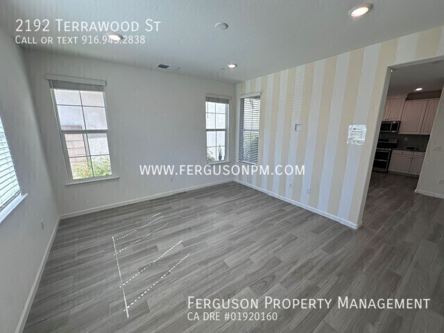 Foto del edificio - 2192 Terrawood St