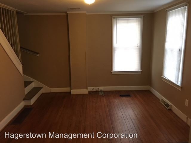 Building Photo - 309 N Mulberry St
