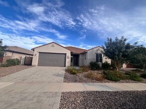Building Photo - 2880 N Riverdale Ln