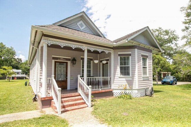 Foto del edificio - 228 Commerce St