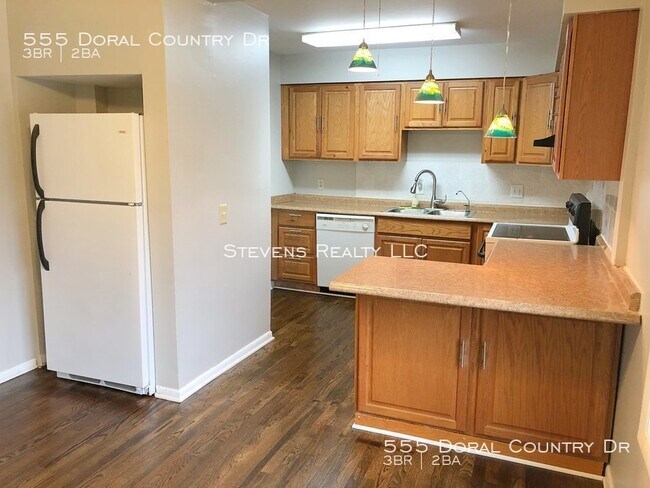 Foto del edificio - 555 Doral Country Dr