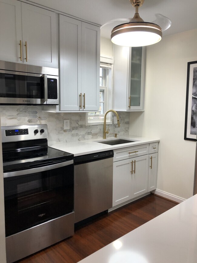 Foto del edificio - 1722 W Abingdon Dr