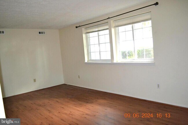 Building Photo - 8042 Abbey Ct