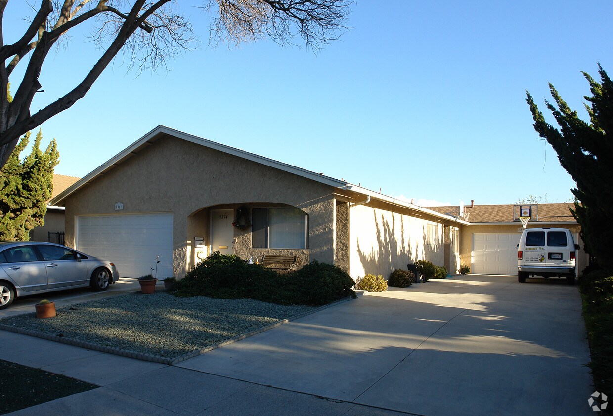 Foto principal - 9374-9376 El Cajon St