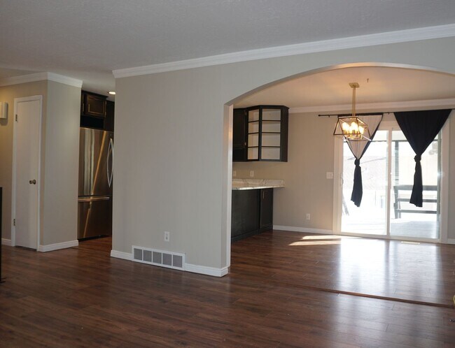 Foto del edificio - Quiet 4 Bedroom 2.5 Bath Taylorsville Home