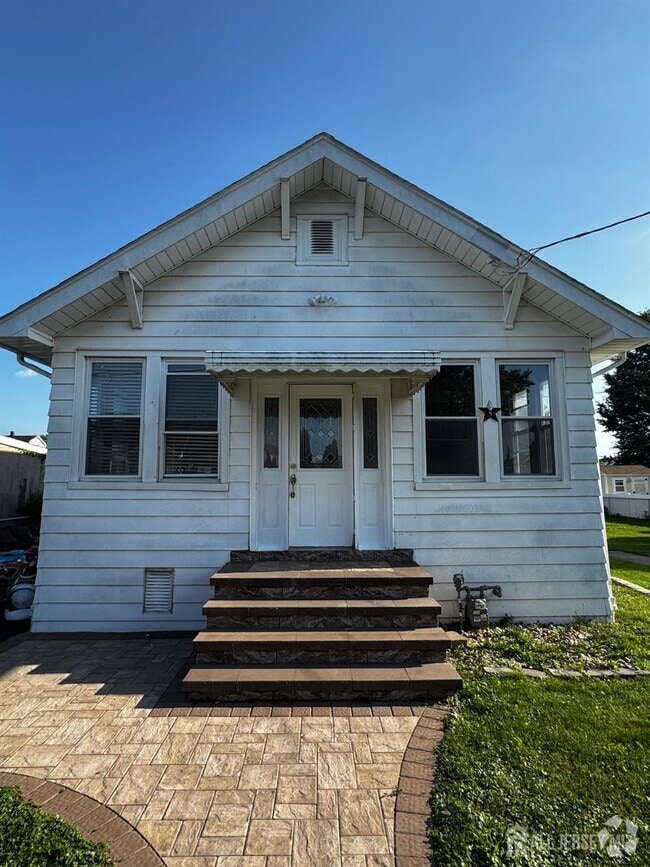 Building Photo - 11 S Livingston Ave