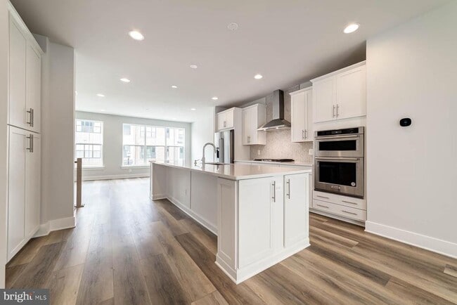 Building Photo - 6227 Almerico Pl