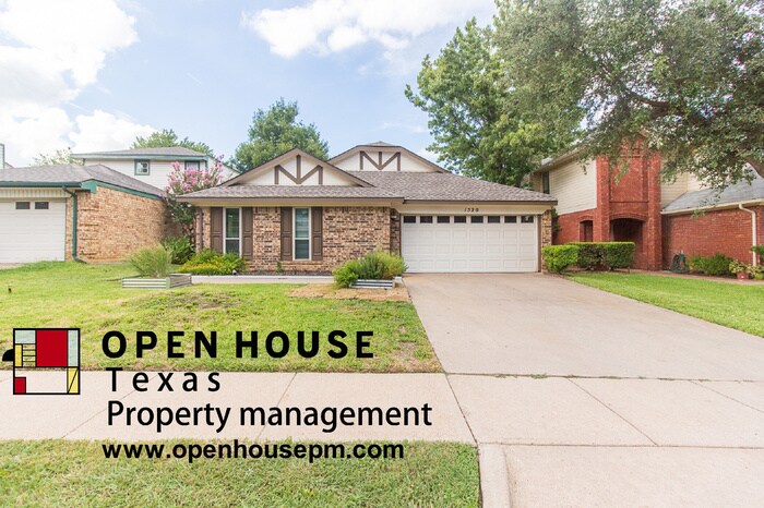 Primary Photo - 1520 Briarcrest Dr Grapevine