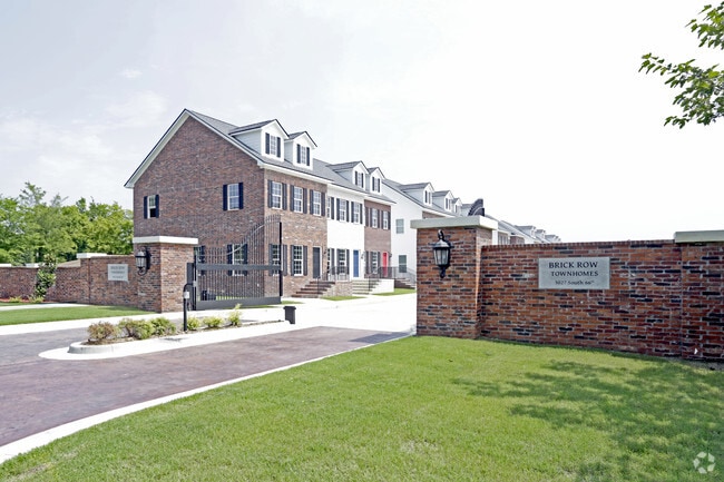 Building Photo - Brick Row Townhomes