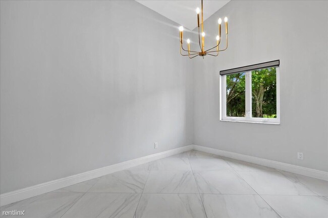 Building Photo - 4 br, 2.5 bath House - 15575 Woodmar Ct
