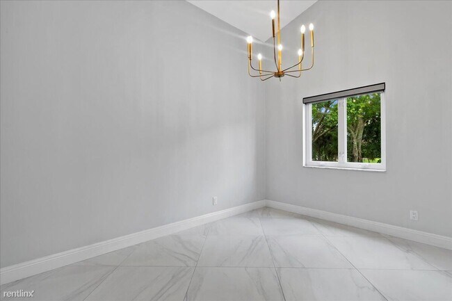 Foto del edificio - 4 br, 2.5 bath House - 15575 Woodmar Ct