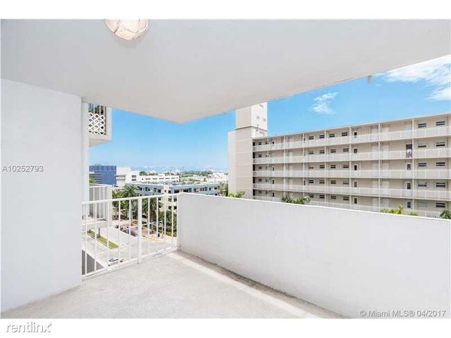 Building Photo - 1331 Lincoln Rd