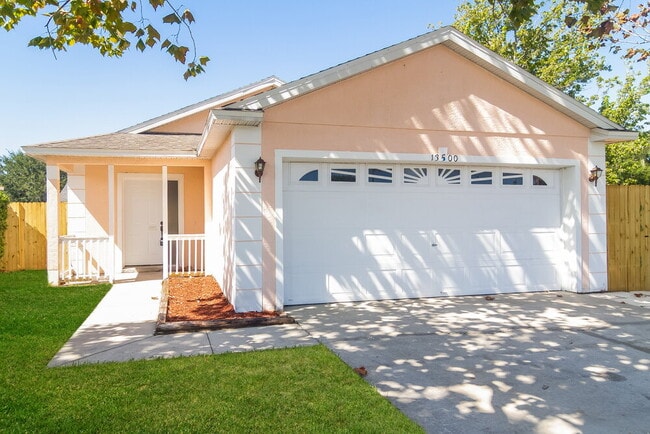 Building Photo - 13500 Glasser Ave