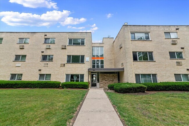 Building Photo - 600 McKinley Ave