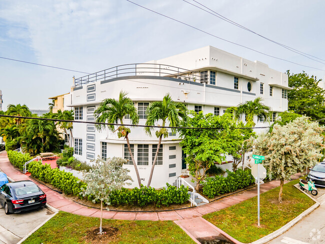 Building Photo - Flamingo Apartments