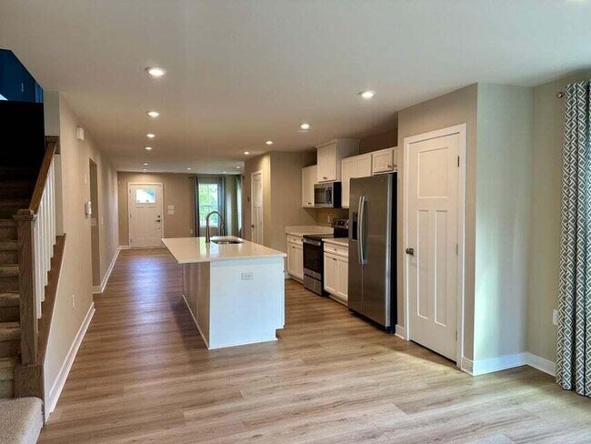 Building Photo - 107 Oxbow Dr