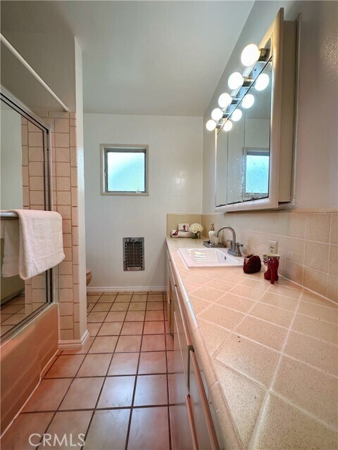 Foto del edificio - 13218 McKinley Ave