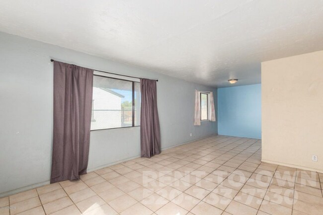 Foto del edificio - 3249 E Silverlake Rd