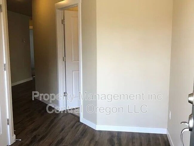 Building Photo - 3218 Northeast Spring Creek Place