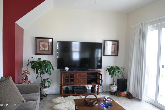 Foto del edificio - 22430 Front Beach Rd