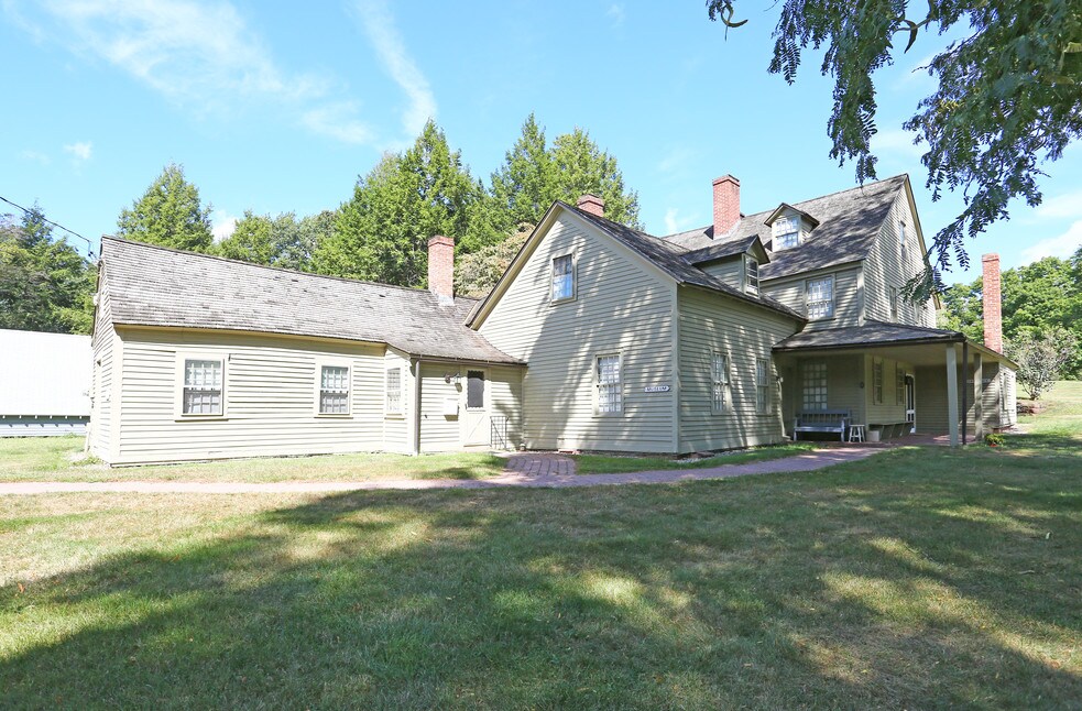 Is Waddell a Good Place To Live in Manchester? Neighborhood Guide by