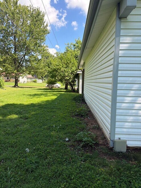 Welcome home to this spacious 3-bedroom, 2-bathroom home in the heart of Florissant!