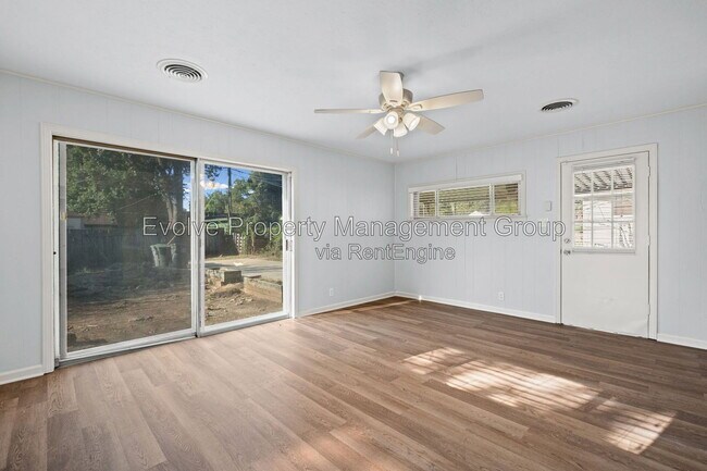 Foto del edificio - 4629 Durbin Ave
