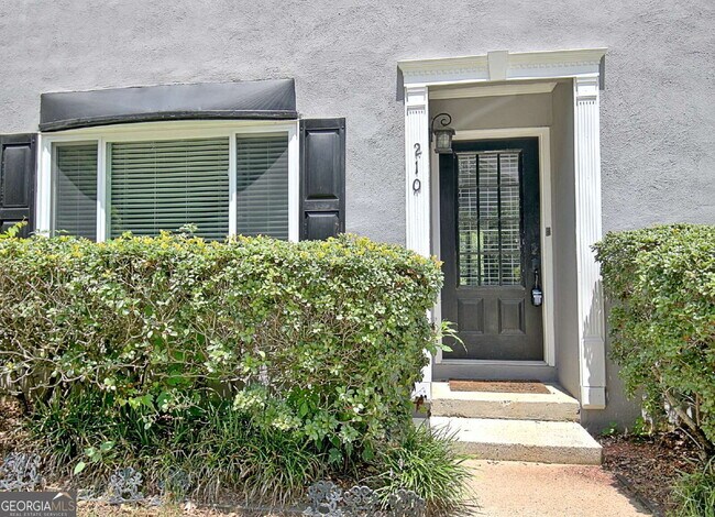 Foto del edificio - 210 Flat Creek Ct