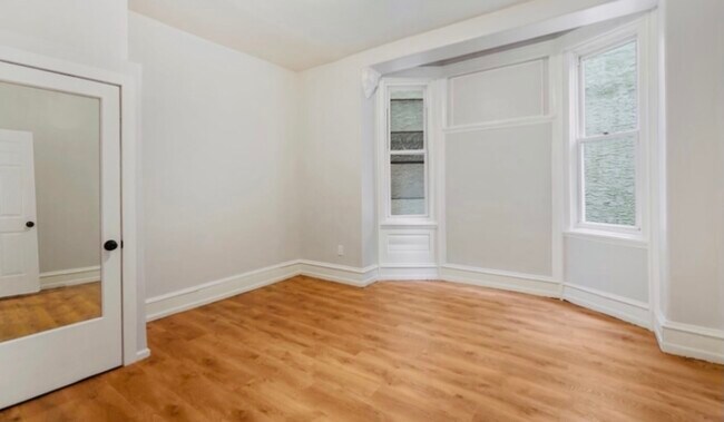 Building Photo - 2321 N Park Ave