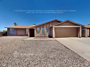 Building Photo - 10108 W Glenrosa Ave